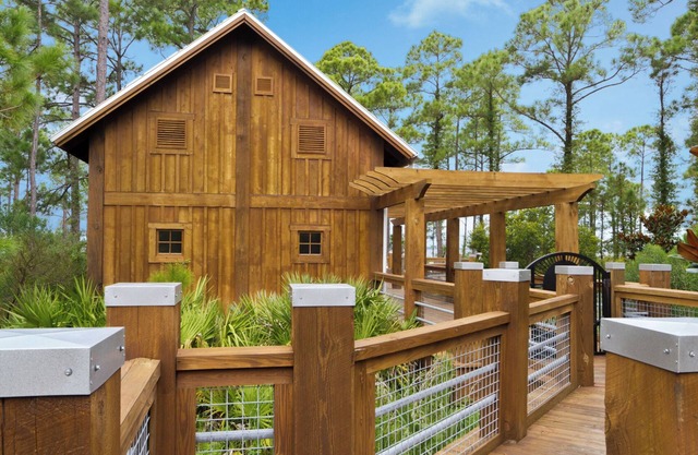 Steps From Baytowne Wharf With Pool & Private Beach Access