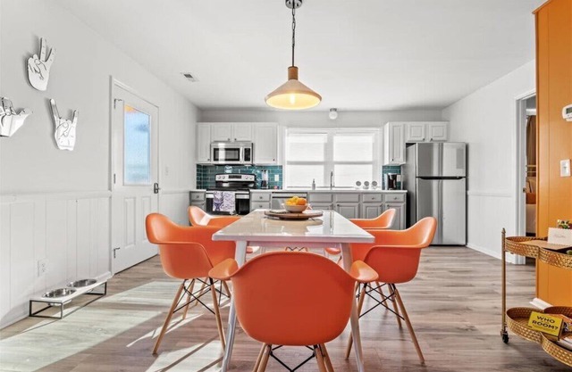 Steps to Beach 2BR 2BA Beach Nest #2