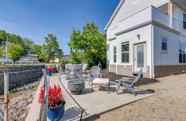 Steps to Buckeye Lake: Family-Friendly Home