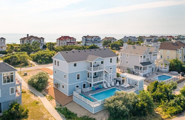 Steps to the beach and loads of community amenities in Pine Island!