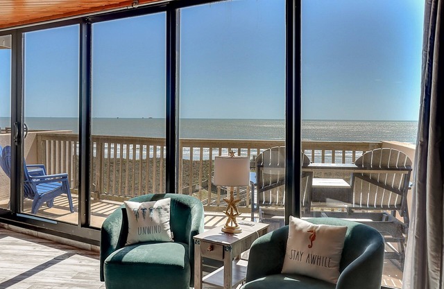 Steps To The Sea | Penthouse with Ocean Views