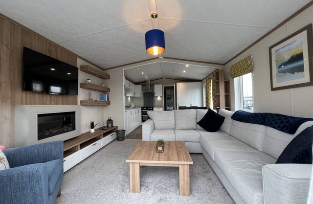 Stewart Resort Lodge 21 is a luxury lodge that sleeps 4 guests in 2 bedrooms