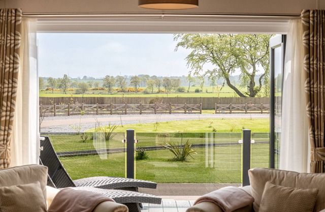 Stewarts Resort Lodge 52 - a lodge that sleeps 6 guests in 2 bedrooms