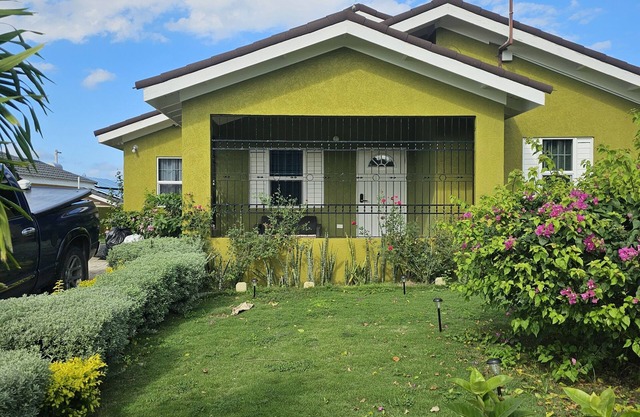 Stonebrook Villa Chateau Trelawney Jamaica n3 bedrooms 3 bathrooms.