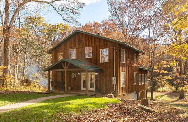 Stony Creek | 5BR, 3.5BA, Hot Tub, Secluded Creekside Cabin