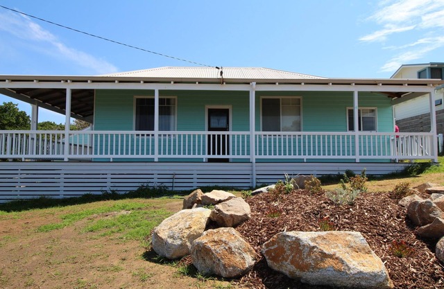 Storm Bay View - lookout over the ocean and is dog friendly - Storm Bay View - dog friendly