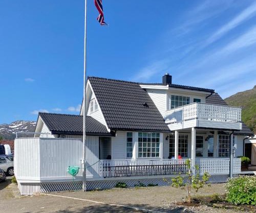 Stort hus med garasje, 3 soverom