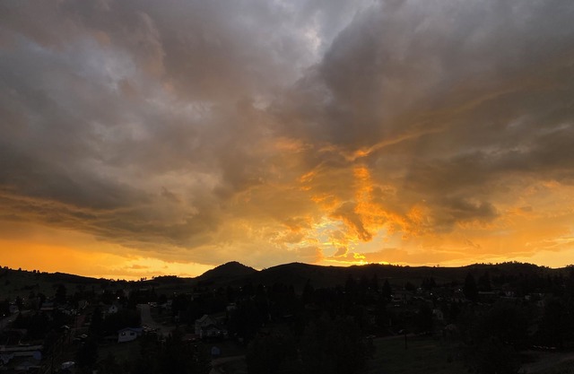 StoryBrook Mountain Escape. Pet-Friendly. Stunning views. Event Inquiry.