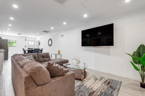 Stuart Vacation Rental about 1 Mi to Downtown!