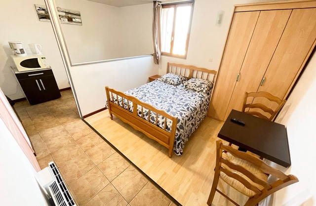 Studio-Family-Countryside view-Ensuite with Shower