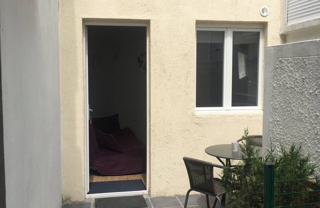 studio 100 meters from the beach