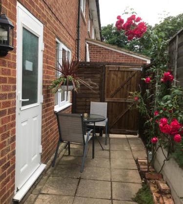 Studio-2 Staines,Heathrow, London-own entrance