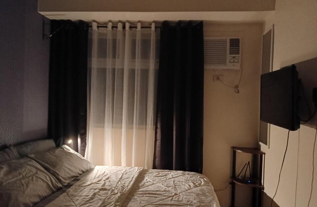 Studio 33 Urban Deca EDSA City View