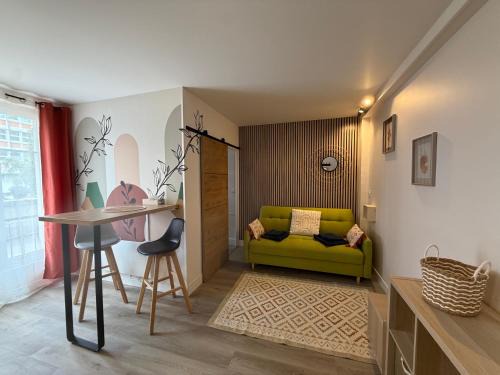 Studio 48