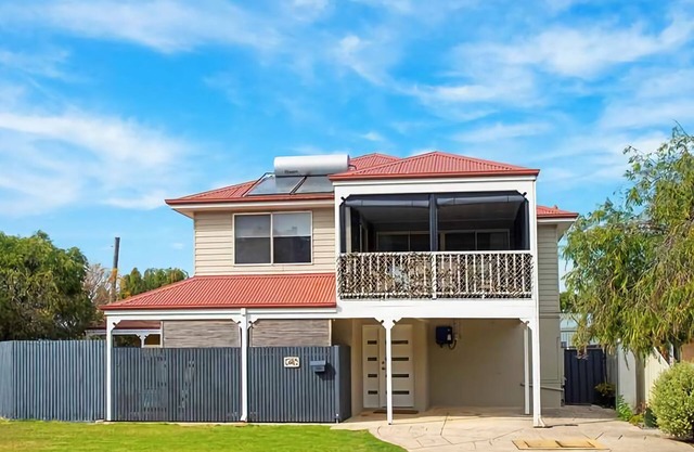 Studio 66 Busselton - newly renovated 2- bed apartment, centrally located.
