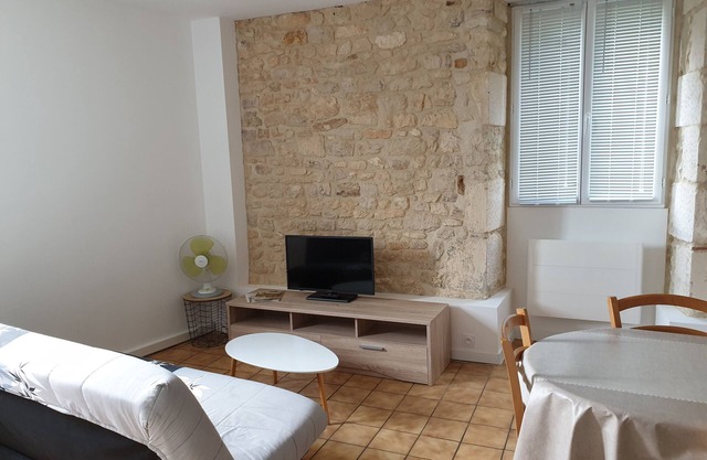 Studio Apartment "5 - 3 Min Du Futuroscope" with Wi-Fi