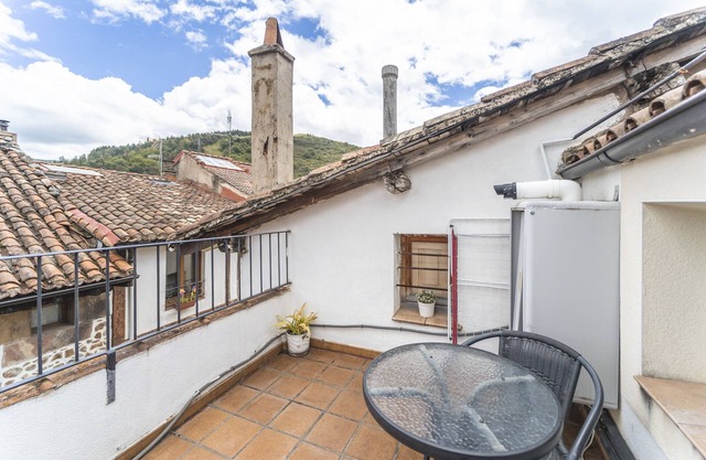 Studio Apartment 'Altuzarra 1' with Mountain View, Private Terrace and Wi-Fi