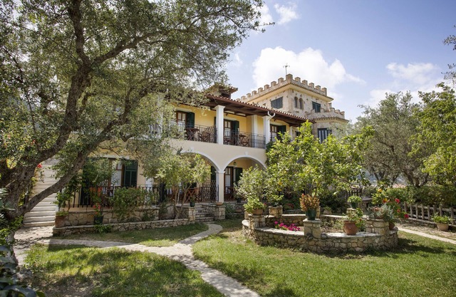 Studio Apartment 'Castellos Bellos 6' with Shared Garden, Wi-Fi and Air Conditioning