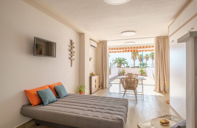 Studio Apartment 'Estudio En Peñíscola' with Sea View, Shared Pool & Wi-Fi