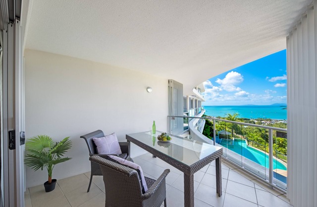 Studio Apartment in the heart of Airlie Beach with Magnificent Ocean Views.