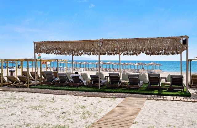 Studio Apartment 'Iguana 12' with Sea View, Wi-Fi and Air Conditioning