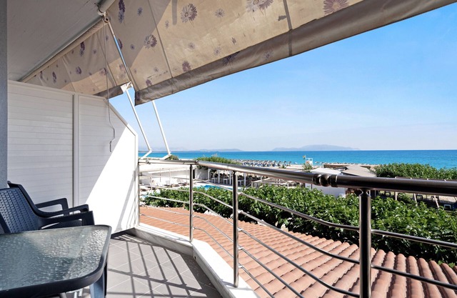 Studio Apartment 'Iguana 4' with Sea View, Wi-Fi and Air Conditioning