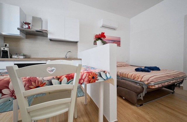 Studio Apartment 'Monomea' with Wi-Fi and Air Conditioning