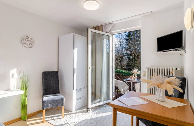 Studio Apartment 'Nr 6' with Shared Terrace, Shared Garden and Wi-Fi