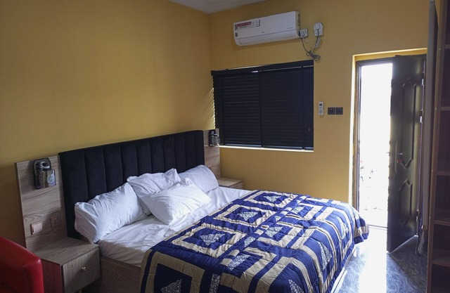 Studio apartment for shortlet in a quiet fully Serviced Estate 24hr power supply