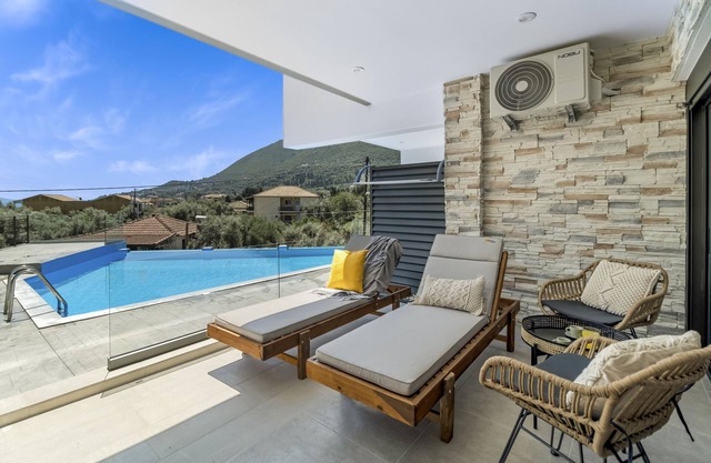 Studio Apartment 'Oceanida Terpsis Lyxury Suite' with Sea View, Wi-Fi and Air Conditioning