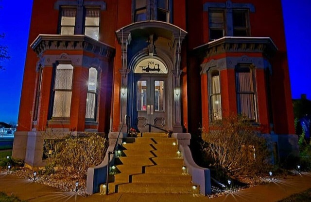 Studio Apt #9 in a Historical Downtown Home