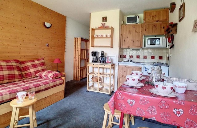 Studio cabine à Les Belleville, proche des pistes, balcon, parking, idéal pour 4 personnes - FR-1-344-863