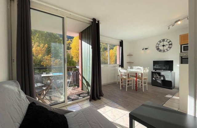 Studio confortable avec coin nuit pour 4 pers, à 100m de la télécabine et 200m du centre, parking inclus - FR-1-330C-135