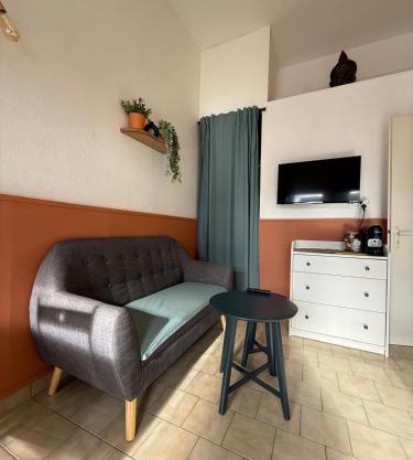 Studio cosy avec mezzanine et parking proche centre