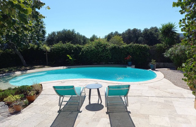 Studio Dans Villa Avec Piscine à 10min des Plages et de la Croisette