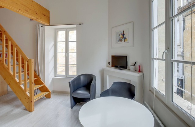 Studio -Double room-Ensuite with Shower