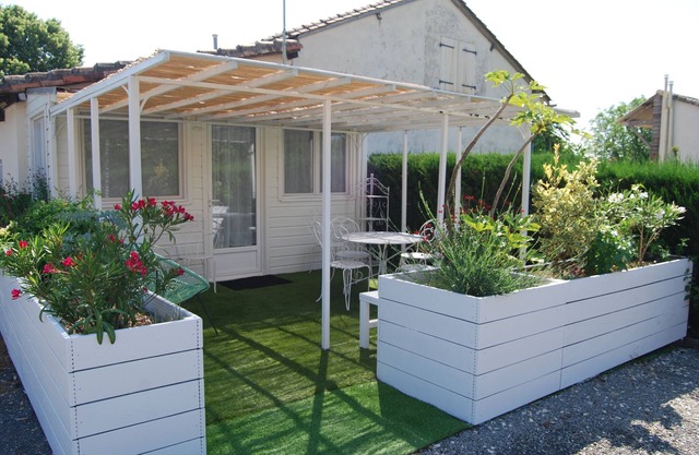 Studio 'Ema Cottage' Private Terrace, Pool & Nature | Perfect for 2