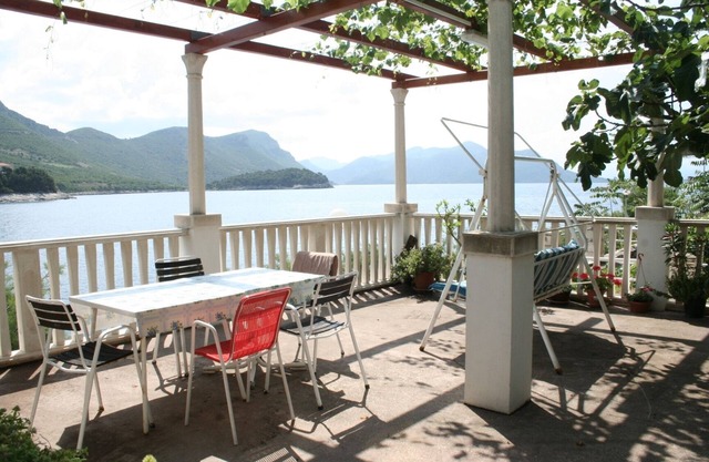 Studio flat near beach Trstenik, Pelješac (AS-4566-a)