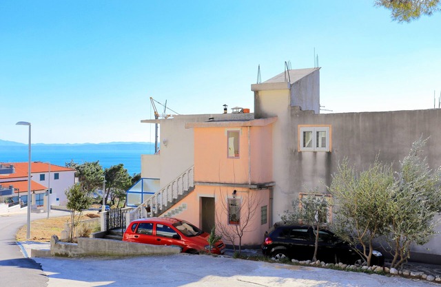 Studio flat with balcony and sea view Makarska (AS-18145-b)