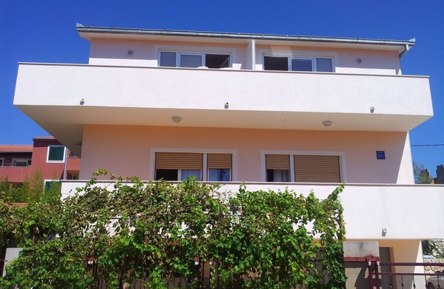 Studio flat with balcony Vinišće, Trogir (AS-11075-a)