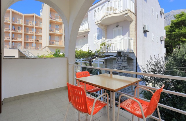 Studio flat with terrace and sea view Baška Voda, Makarska (AS-2756-a)