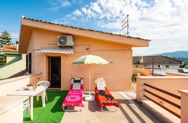 Studio 'Gianna - Monolocale Luigi' with Shared Terrace, Wi-Fi and Air Conditioning