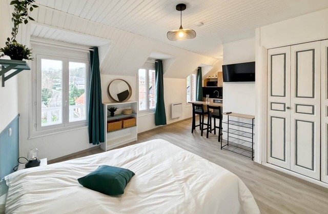 Studio Horizon Bleu (5-minute walk from the sea)