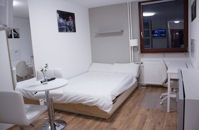 Studio in Awesome Location!