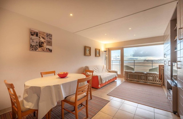 Studio in Duinbergen with Sea Views
