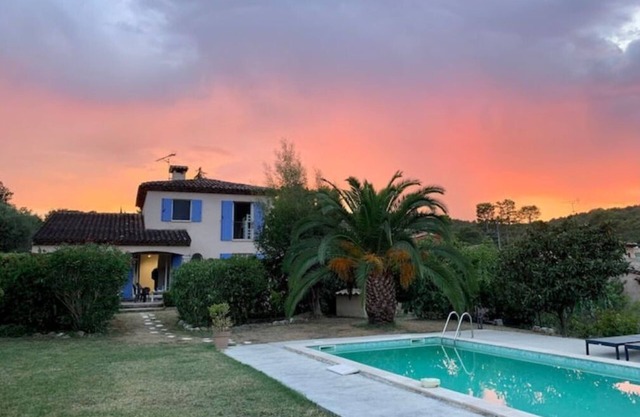 Studio Indépendant Refait à Neuf Avec Piscine et Grand Jardin Dans Villa