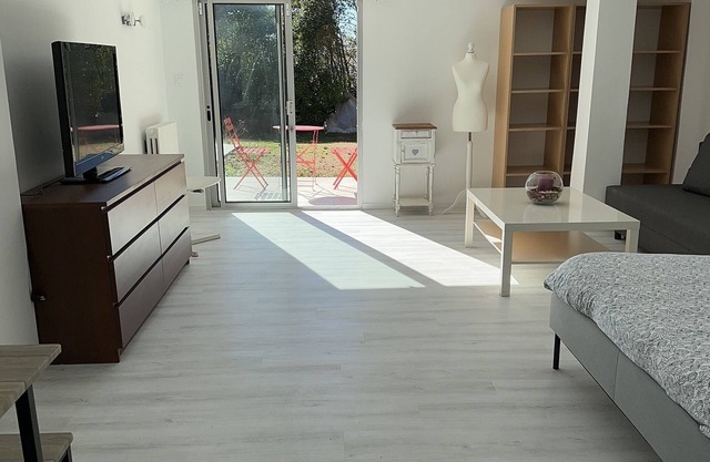 Studio "Le magnifique", 10 minutes from the beach!