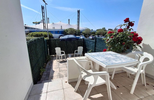 Studio near beach in Châtelaillon with terrace and parking - Pets allowed