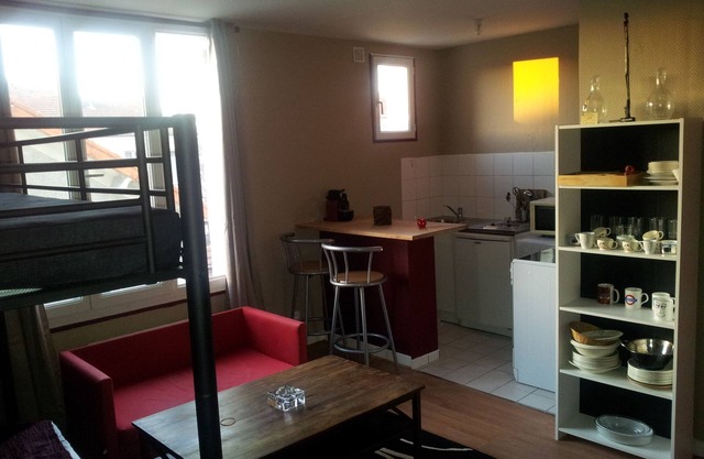 Studio near Paris Métro Robespierre
