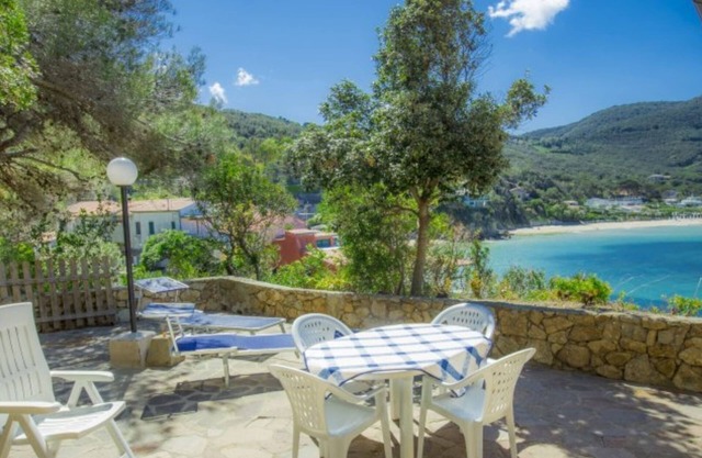 Studio overlooking Scaglieri beach